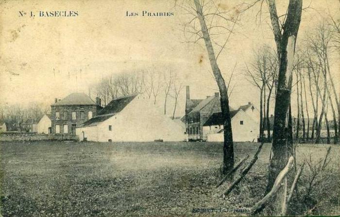 Moulin : vue des prés