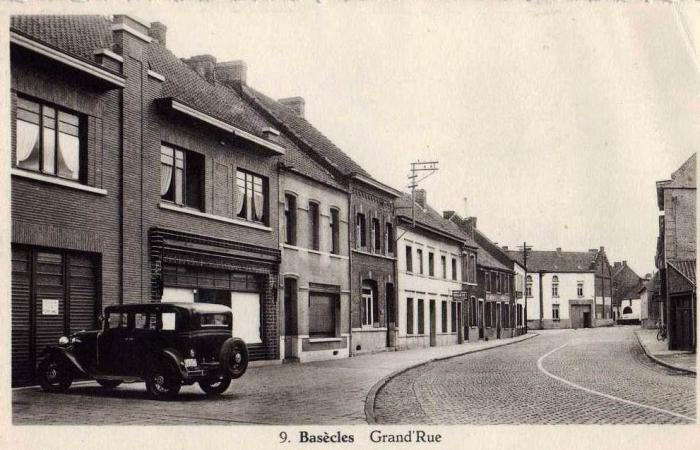 Rue grande vers l'ancienne gendarmerie